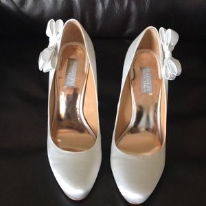 Badgley Mischka White Satin Calton heels